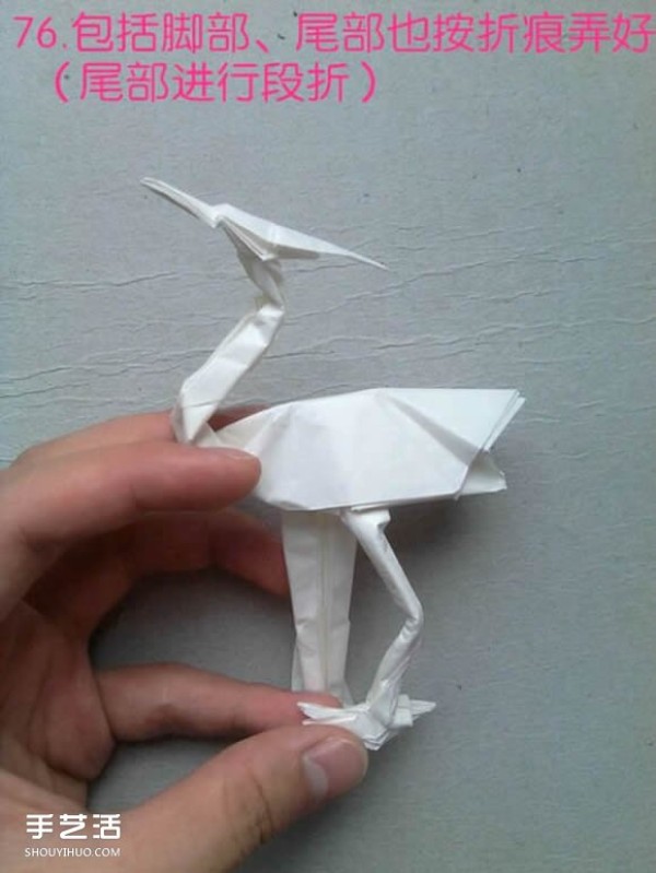 How to fold paper egrets with detailed illustrations of steps for folding three-dimensional egrets