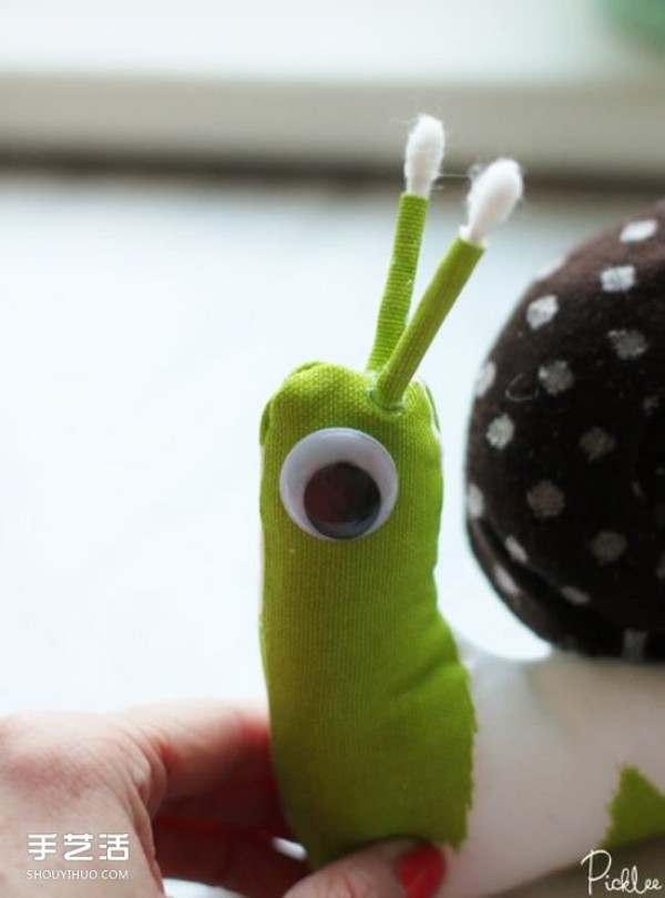 Old clothes make snail dolls with illustrations and fabric art snail handmade