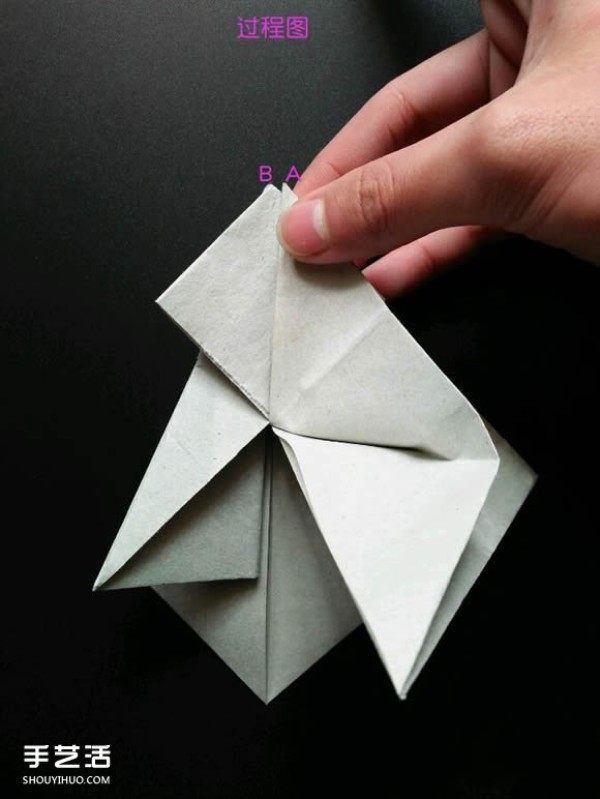 Super complex origami shark illustration, detailed steps for folding a three-dimensional shark