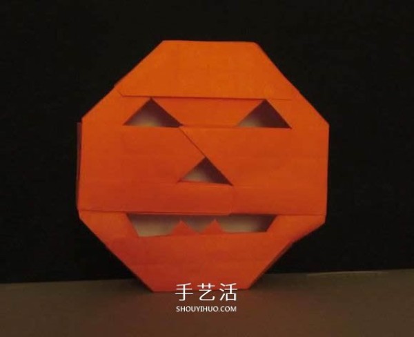 Origami illustration of three-dimensional jack-o