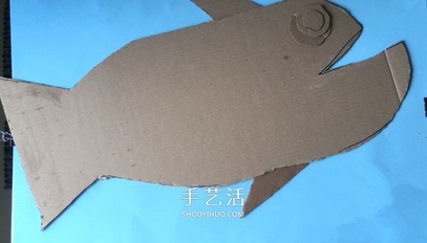 How to make deep-sea fish, a simple tutorial on how to use corrugated paper waste