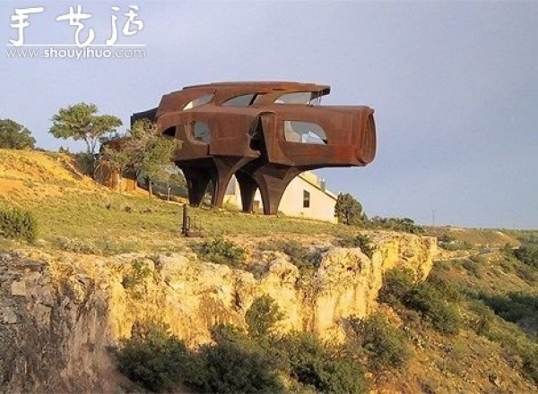 The 18 Weirdest Homes in the World