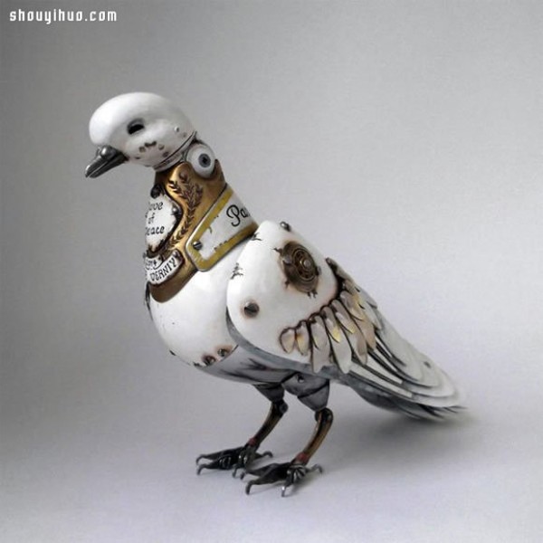 Discarded hardware DIY stunning steampunk style animal sculptures