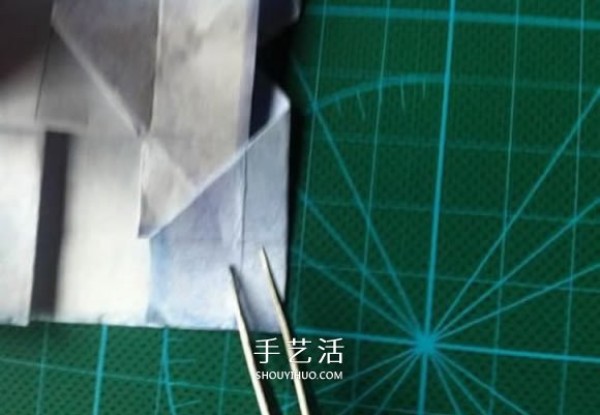 Naoyuki Tanitas origami tutorial, illustrations of how to fold a cute tissue box