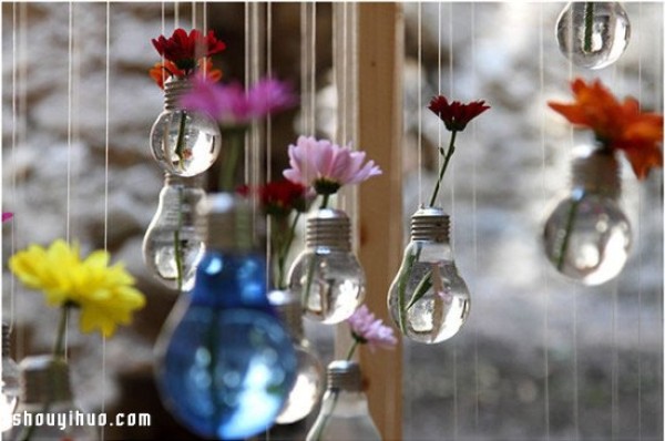 Use handmade DIY kerosene lamp vases from incandescent light bulb wastes