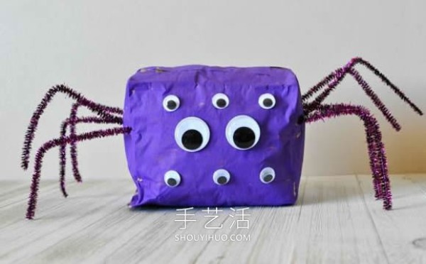 Tutorial for kindergarten to make Halloween mutant spiders by hand using paper bags