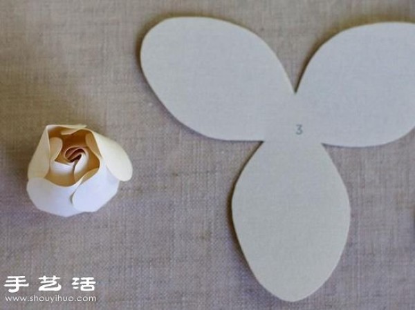 Illustrated tutorial on handmade gardenias made from cardboard