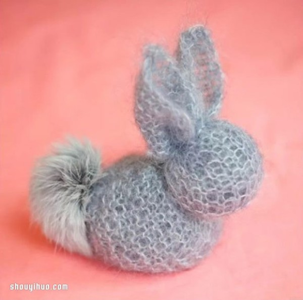 Illustrated Tutorial on Handmade Plush Rabbit Toys