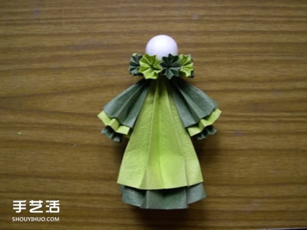 How to Make an Origami Doll, Illustrations of How to Fold a Doll in a Skirt