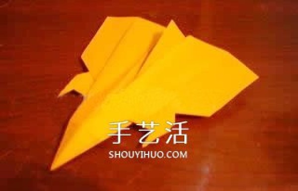 How to fold a good-looking paper airplane. Illustrated tutorial for children to fold a beautiful airplane.