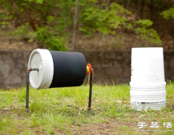 Plastic bucket + water pipe DIY to make a simple environmentally friendly washing machine