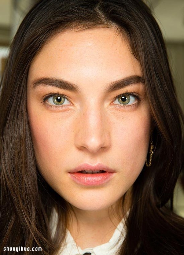 DIOR makeup artist tells you the secret of beautiful makeup for French girls