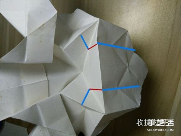 Flying origami heart with steps to fold a heart-shaped with wings