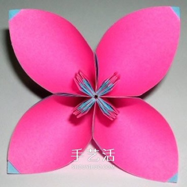 Illustration of the origami method of six four-petal flowers combined into beautiful flower balls