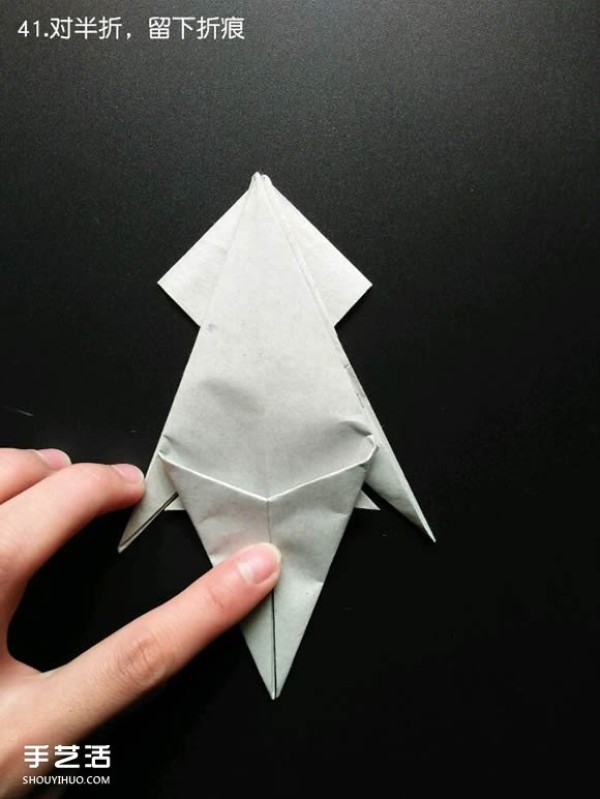 Super complex origami shark illustration, detailed steps for folding a three-dimensional shark