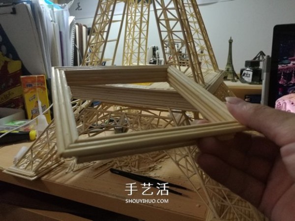 Detailed illustrated tutorial on hand-made Eiffel Tower model with bamboo sticks