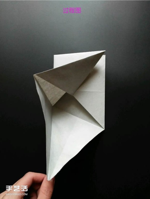 Super complex origami shark illustration, detailed steps for folding a three-dimensional shark