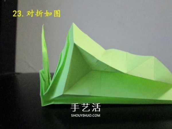 Handmade origami tank illustrated tutorial with detailed steps on how to fold a tank