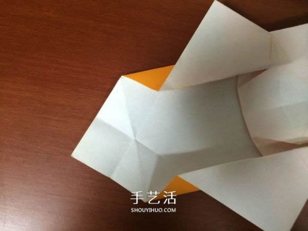 How to fold a complex three-dimensional sports car with detailed steps of origami sports car