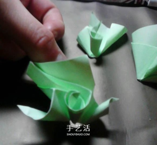 Super detailed steps: Illustration of the folding method of the handmade Versailles Rose Box