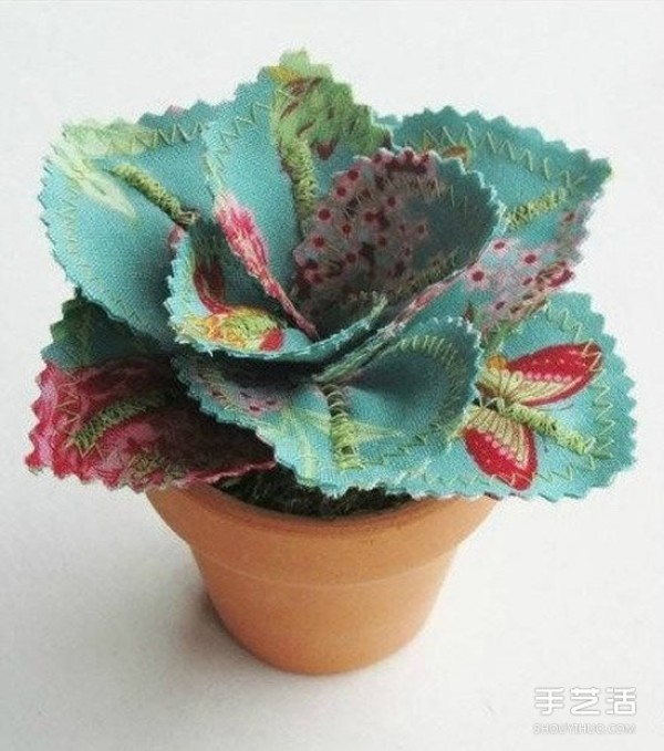 The pictures of beautiful handmade cloth flowers are beautiful and easy to care for