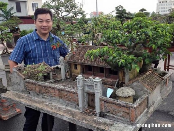 I almost thought it was a real Vietnamese person who built an antique architectural model