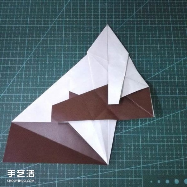 Handmade origami fish fish illustrates how to fold a complex tropical horsefish