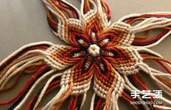 The weave method of flower coasters illustrates the method of hand-weaving coasters, tutorial