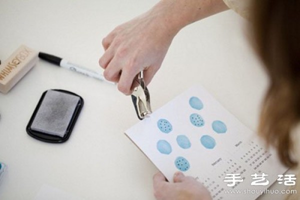 Use the rubber stamp principle to DIY a beautiful and fresh calendar by hand