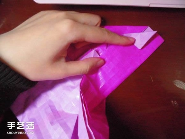 Die Lianhua Love Origami Illustration and Step-by-Step Picture of How to Fold a Creative Love