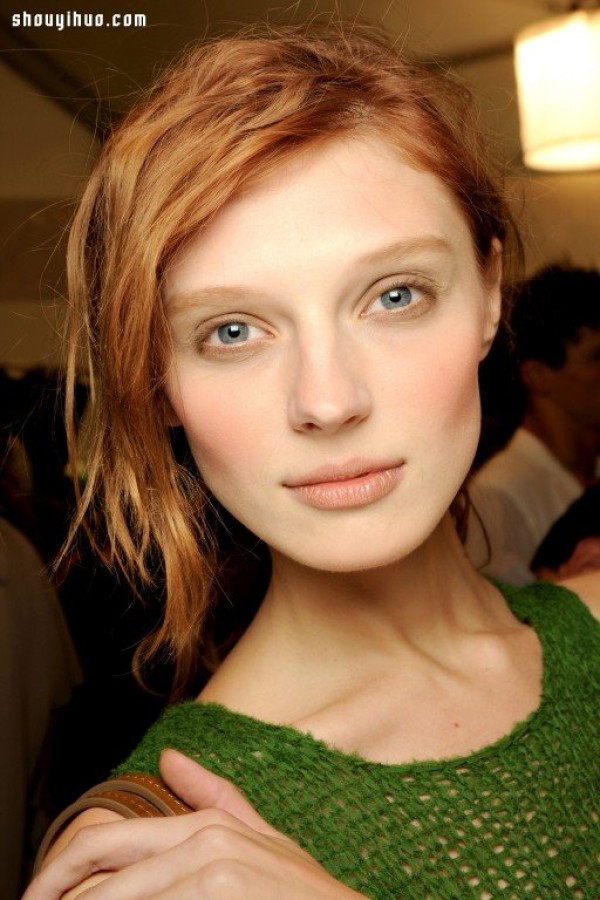 Red hair is king! 8 glamorous red-haired models on the runway Supermodel