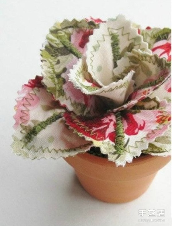 The pictures of beautiful handmade cloth flowers are beautiful and easy to care for