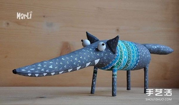 Funny animal puppet pictures and exaggerated fabric dolls