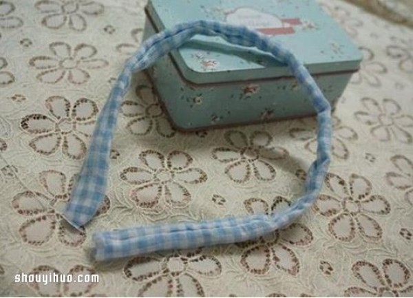 Tools for Cuteness: Illustrated Tutorial on How to Make Cute Rabbit Ears