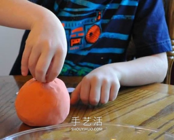 Tutorial on how to make Halloween clay pumpkin monsters for children