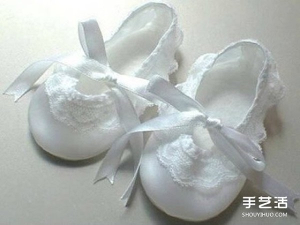 How to make beautiful fabric baby shoes for female dolls with drawings