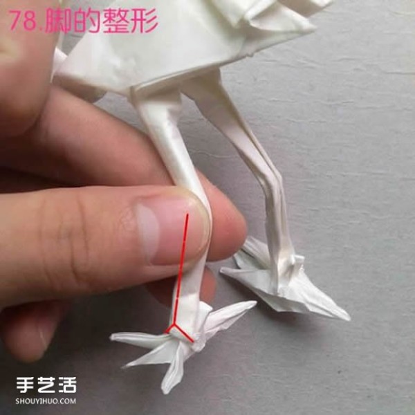 How to fold paper egrets with detailed illustrations of steps for folding three-dimensional egrets