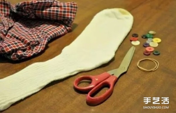 How to make a sock snowman, step-by-step illustration of DIY sock doll snowman