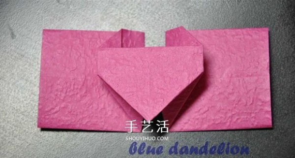 Illustrations of how to fold a romantic butterfly heart, step-by-step pictures of origami butterfly hearts