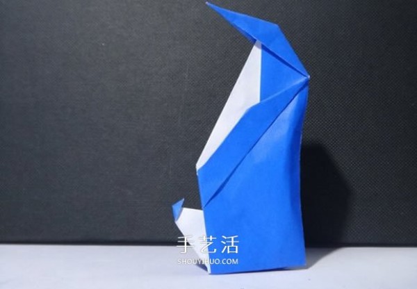 The folding method of penguin mother and son illustrates the steps of folding two penguins from one piece of paper