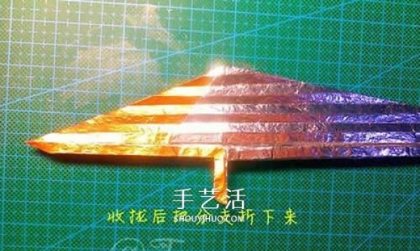 How to make an origami sword and illustrate the folding steps of the Lord of the Rings and the Sword of Narsil