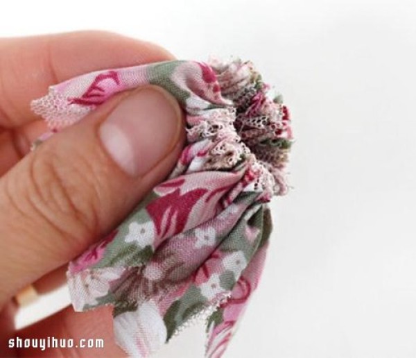 Aesthetic style cloth flower headbandIllustrated tutorial on hand-making methods