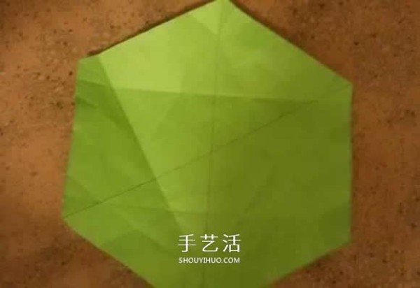 How to fold beautiful paper flowers, step-by-step illustration of hand-made origami six-pointed star flower