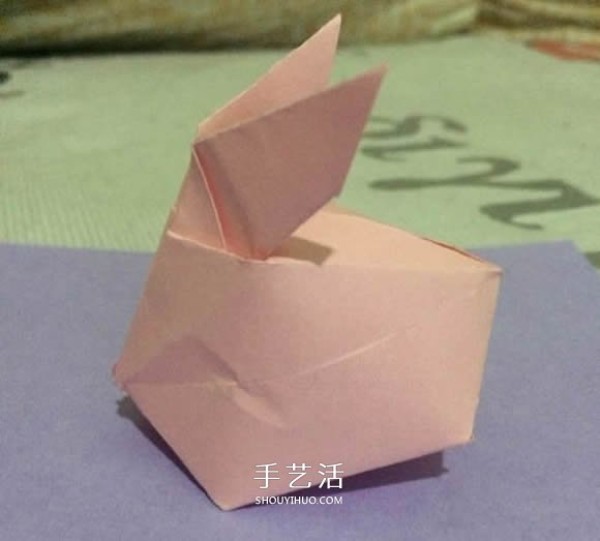 A simple folding method of three-dimensional rabbit, childrens origami rabbit illustration