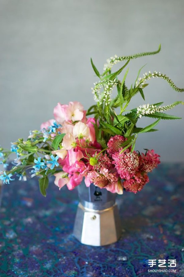 Discarded coffee machine turned into flower vase DIY tutorial with earthy flavor