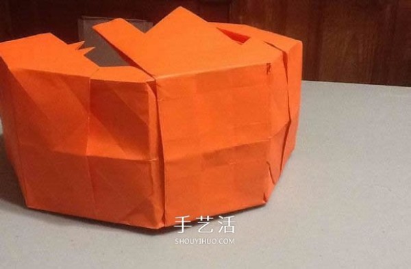 Origami illustration of three-dimensional jack-o