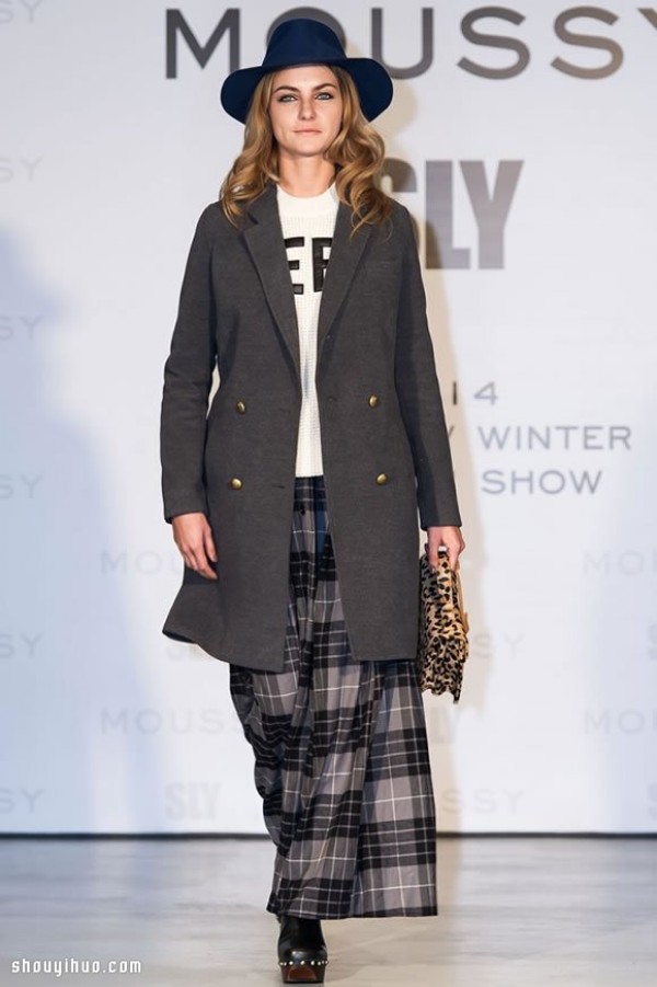 MOUSSY & SLYs autumn and winter womens clothing creates a British retro style