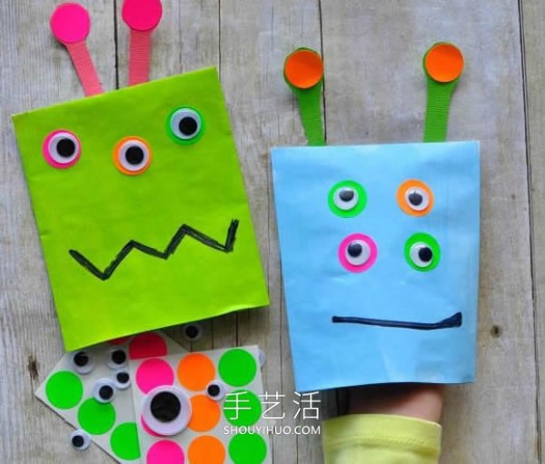 Tutorial on how to make monster puppets in kindergarten on handmade envelopes