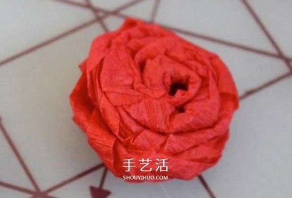 Crepe paper rose flower hanging ornament DIY, wedding and Valentines Day love decoration production