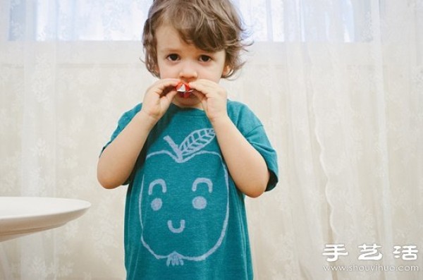 Cute baby T-shirt handmade by the illustrators mother